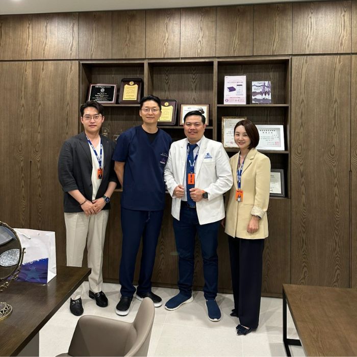 Bác sĩ tại thẩm mỹ viện Gangwhoo thường xuyên tu nghiệp tại Hàn Quốc