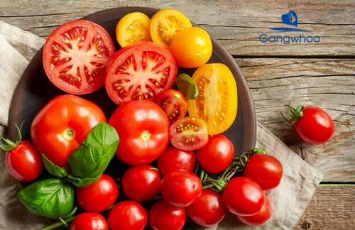 Cà chua giúp trị vết thâm do mụn hiệu quả