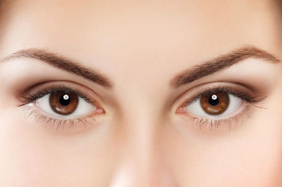 Phụ nữ mắt sâu: là người đa nghi, có cá tính mạnh mẽ