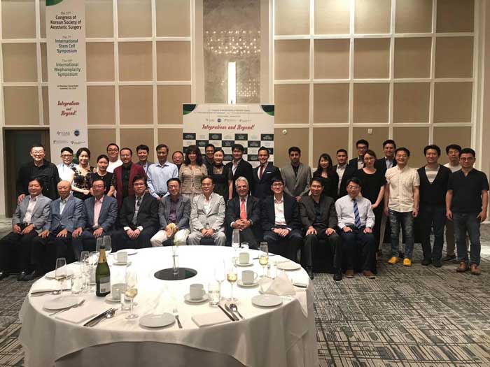 Đội ngũ bác sĩ Gangwhoo tham dự hội thảo tại Hàn Quốc