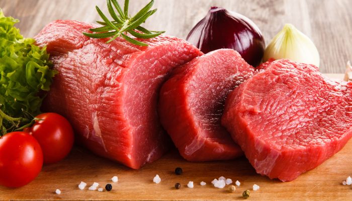 Thịt bò chứa nhiều chất dinh dưỡng cần thiết cho hệ tuần hoàn của cơ thể nhưng không tốt cho quá trình hồi phục vết thương.