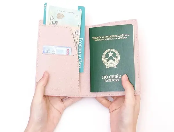 Nâng mũi xong có cần làm lại hộ chiếu là câu hỏi phổ biến của nhiều khách hàng