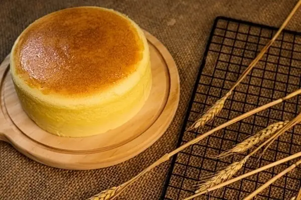Nâng Mũi Có Được Ăn Bánh Bông Lan Không? Những Lưu Ý Khi Ăn Đồ Ngọt Sau Nâng Mũi
